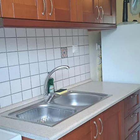 Golden Sun Apartment *