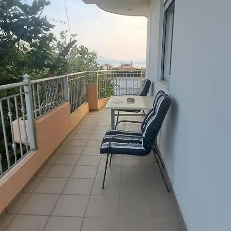 Golden Sun Apartment *