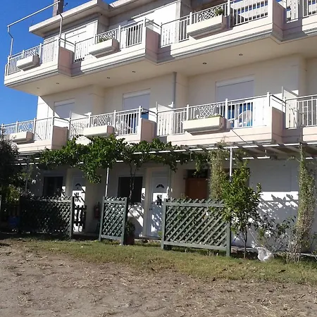 Apartment Golden Sun Rovies