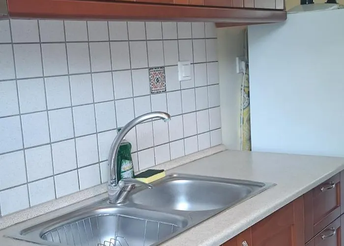 Golden Sun Apartment *